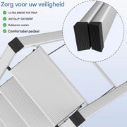 Lichtgewicht Aluminium Vouwladder -4-treden - Keukentrap - Huishoudtrap - Voor Huishoudelijk Gebruik & Veilig Opstappen - Brede Stappen & Draagbaar Ontwerp - Slank & Inklapbaar