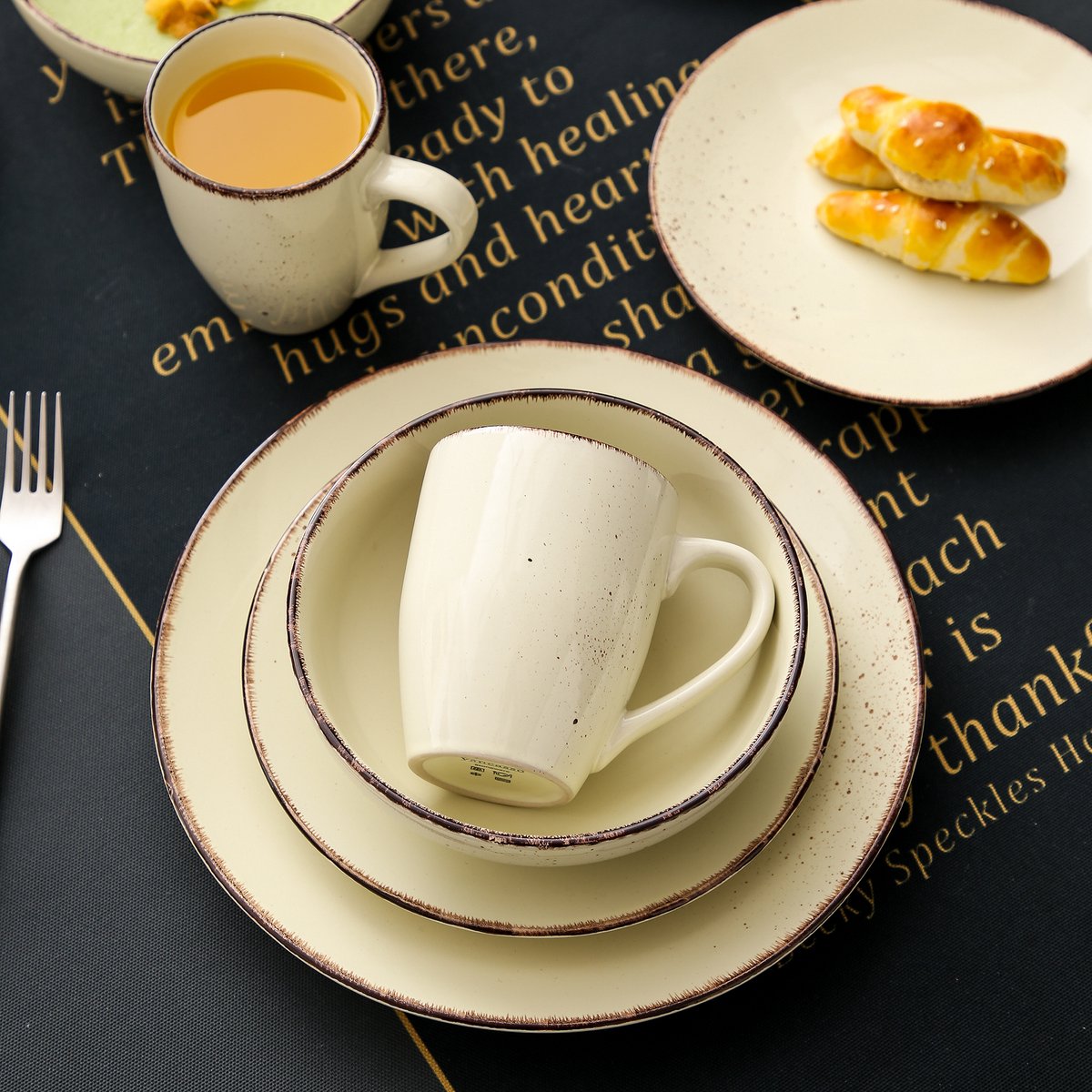 Refined Dinerborden – 4 persoons – 16 delig – Wit met zwarte rand- Keramisch – Serviesset – Breakfast Plates