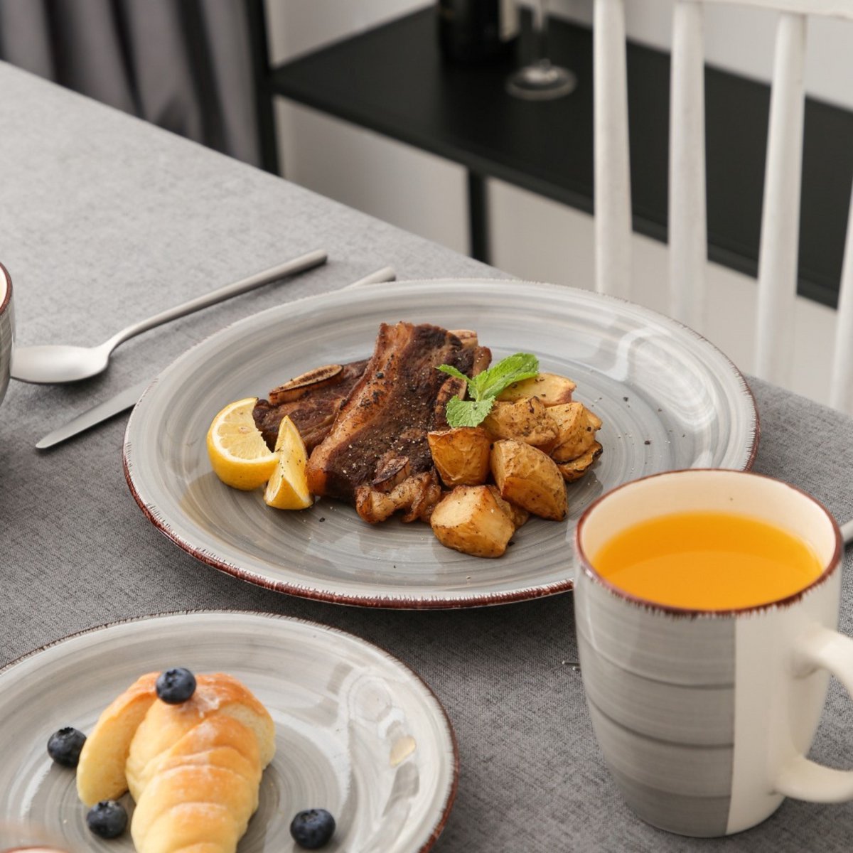 Ornamental Bordenset – Serviesset – 4 persoons – 16 delig – Grijs Keramisch – Breakfast Plates – Luxe design