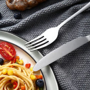 5-delig Bestekset - Bestek - Mes - Vork - Lepel - Voor Diner, Keuken & Outdoor Gebruik - Stijlvol & Draagbaar - Roestvrij Staal met Steakmessen