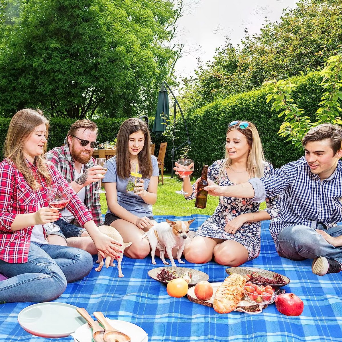 Picknickdeken - Picknickkleed - Strandlaken - Plaid - Voor Camping, Reizen & Outdoor Activiteiten - Waterdicht en Opvouwbaar met Handvat - Groot Formaat, Lichtgewicht - Blauw - 200x200cm