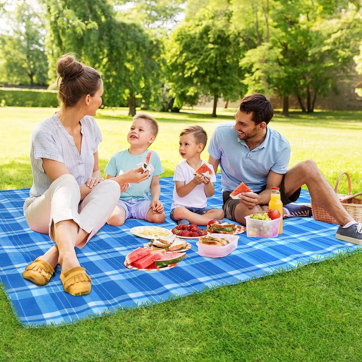 Picknickdeken - Picknickkleed - Strandlaken - Plaid - Voor Camping, Reizen & Outdoor Activiteiten - Waterdicht en Opvouwbaar met Handvat - Groot Formaat, Lichtgewicht - Blauw - 300x300cm