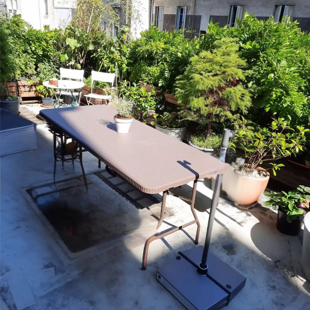 Kampeertafel - 6 tot 8 personen - Picknicktafel - Opvouwbaar - Klaptafel - Voor kinderen en volwassenen - Camping en Tuin - Inklapbaar - Metaal en rotan - 180 cm - Waterdicht