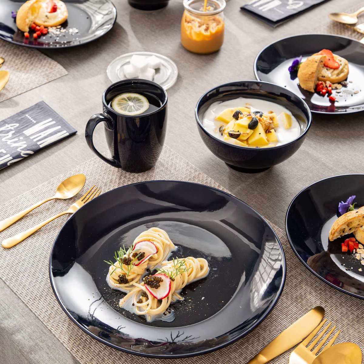 Santivo Serviesset - 48 delig - 12 persoons - Donkerblauw - Dinerborden - Bordenset - Diepe borden - Ontbijtborden - Servies - Keukenservies