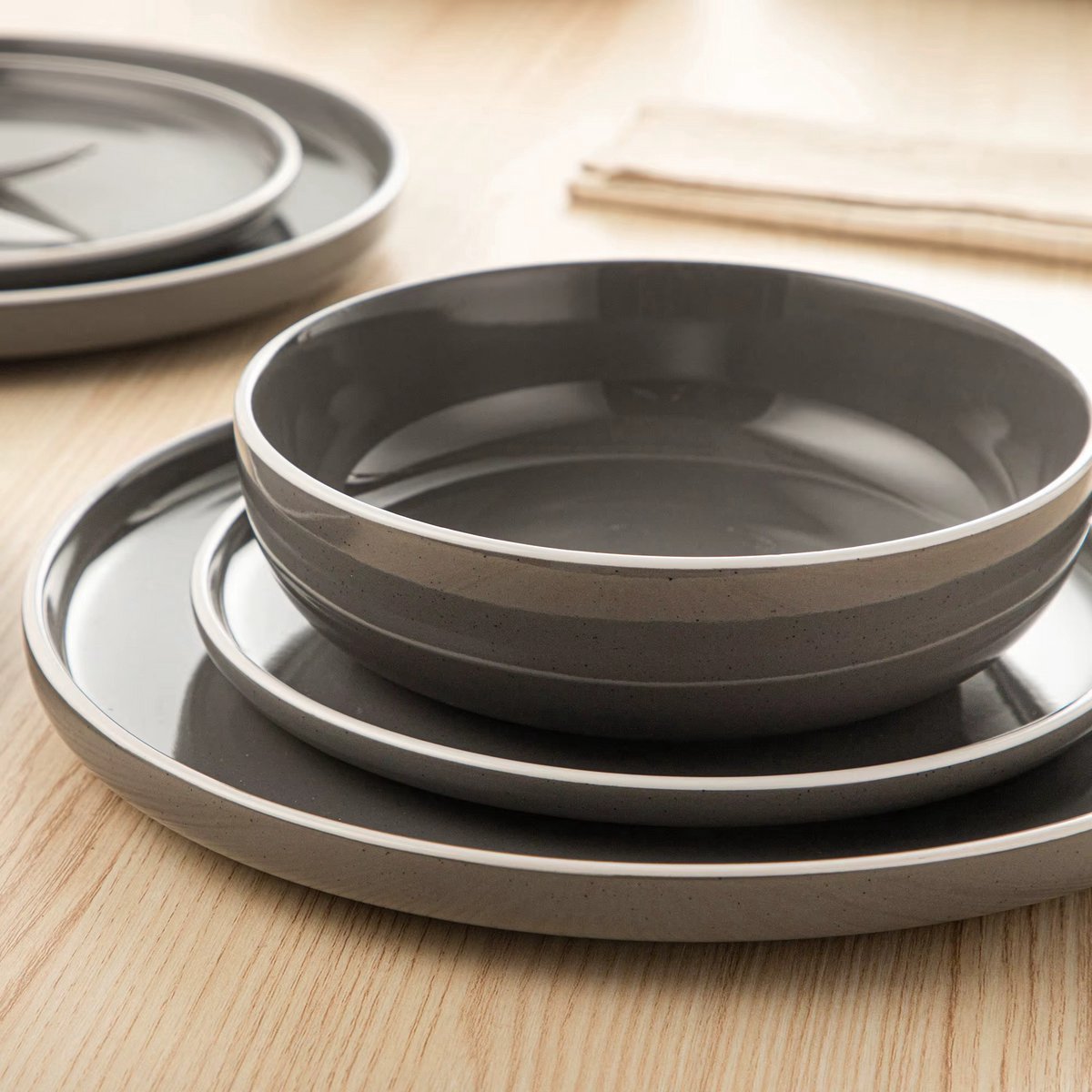 Eleganza Castella Serviesset - 16 delig - 4 persoons - Grijs - Dinerborden - Bordenset - Diepe borden - Ontbijtborden - Servies - Keukenservies - Luxe design - Tafelstijl