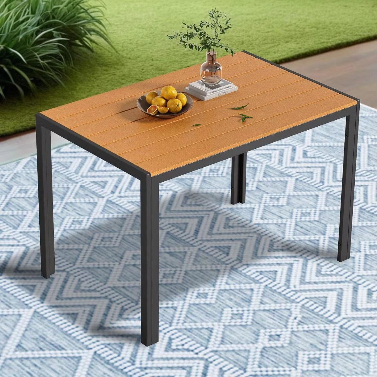 Tuintafel Zyrell - Buitentafel - Eettafel buiten - Outdoor - Voor Tuin & Terras - Rechthoekige Aluminium Tafel met Metalen Lattenbodem -110x70x73 cm - Hout