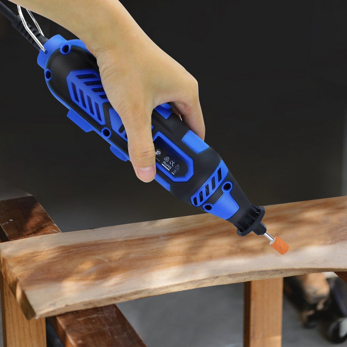 Rotary Tool Multitool Tivio - 135W - Combi Multitool met Verschillende Snelheden, 252 Stuks Accessoires voor Schuren, Slijpen & Polijsten