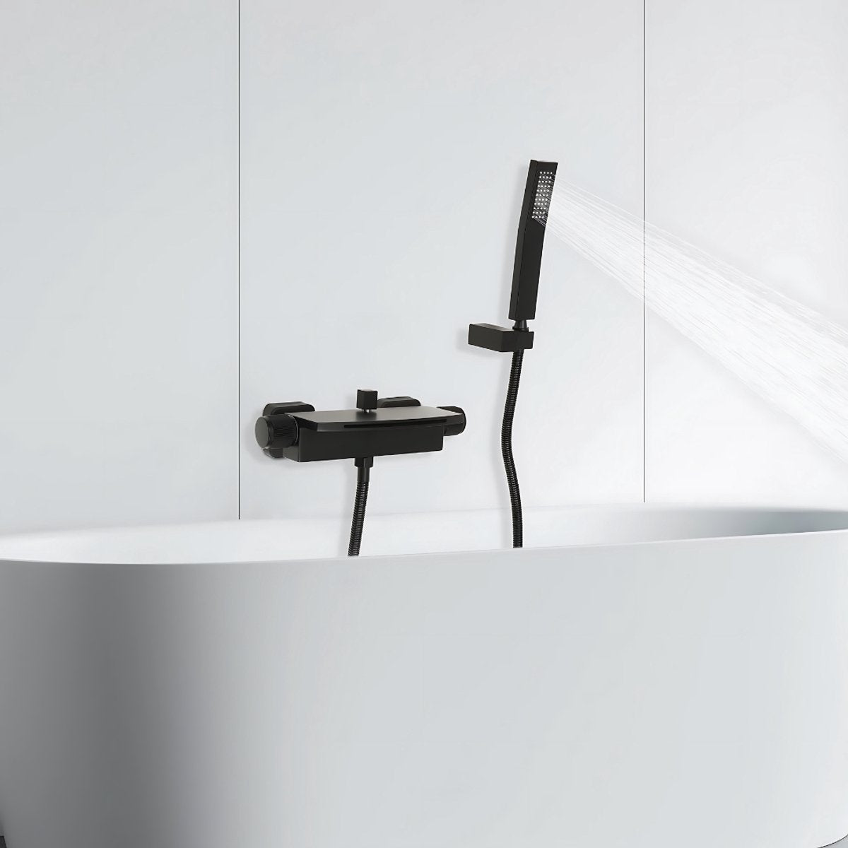 Badkraan - Met waterval - Voor badkamers - Luxe uitstraling met warm/koudfunctie - Zwart