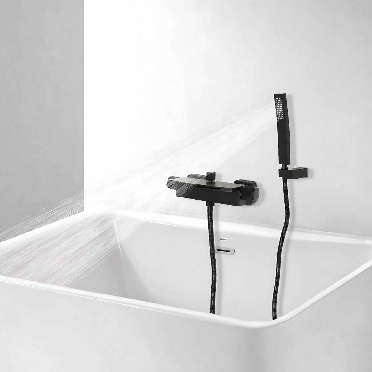 Badkraan - Met waterval - Voor badkamers - Luxe uitstraling met warm/koudfunctie - Zwart
