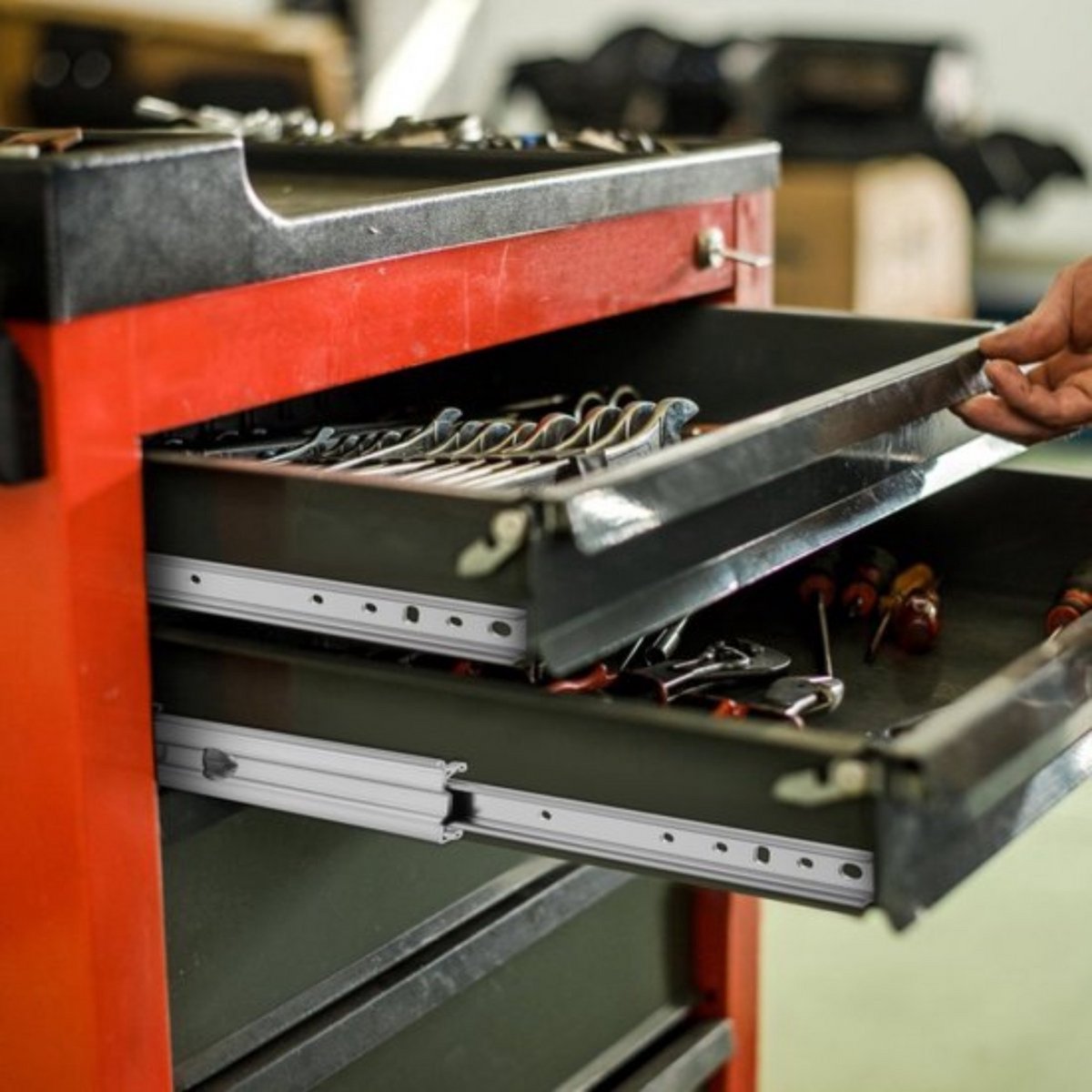 Lade Rails PRO - Ladegeleider - Bodemmontage - 91x7,6x1,9 cm - 225KG Capaciteit - Volledig Uittrekbaar